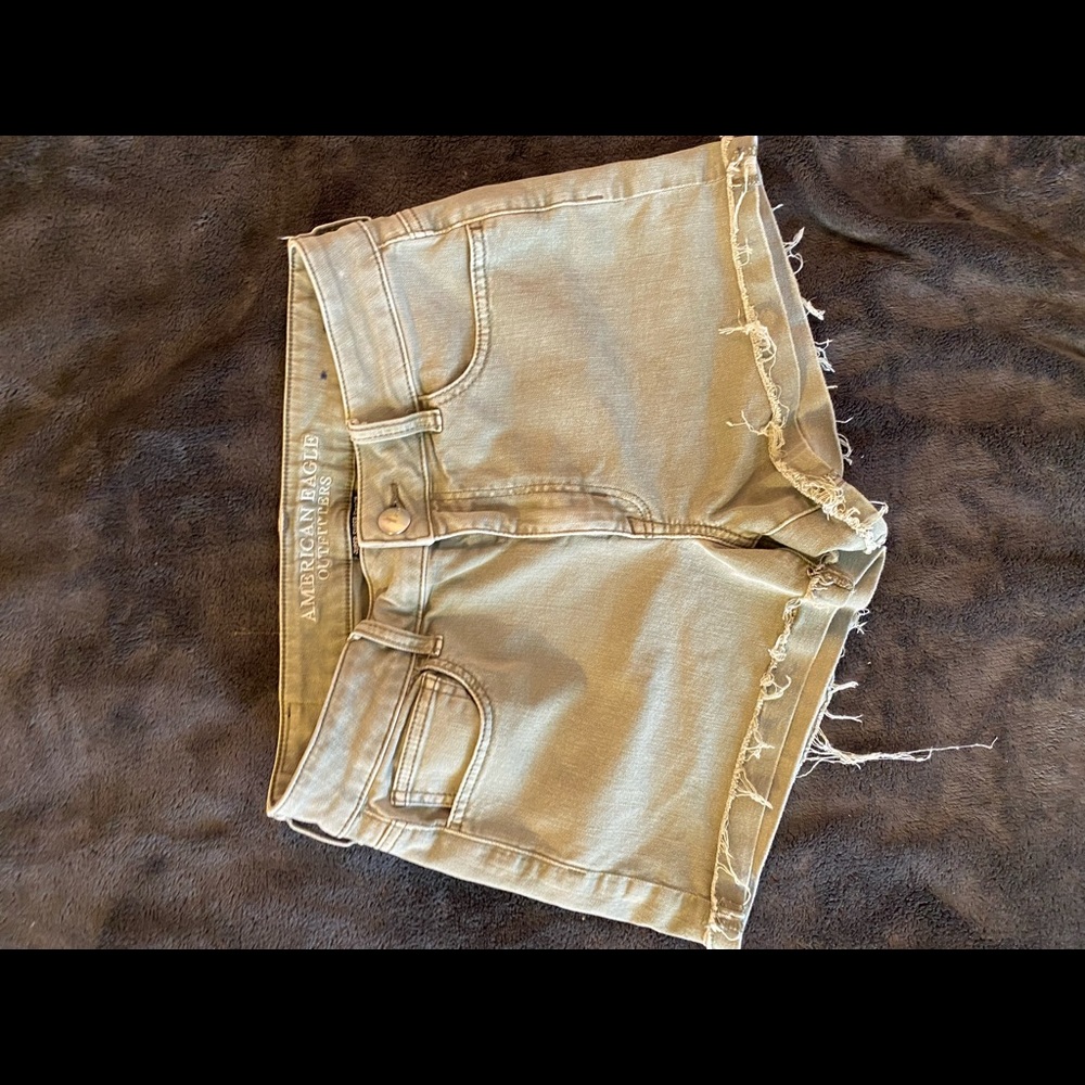 American eagle size 8 green denim HW shorts